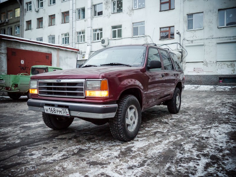 Ford Explorer 1