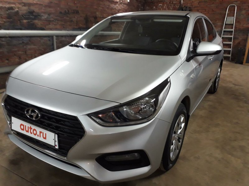Hyundai Solaris 2012 серебристый