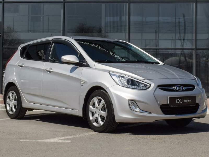 Hyundai Solaris 2014 серебристый