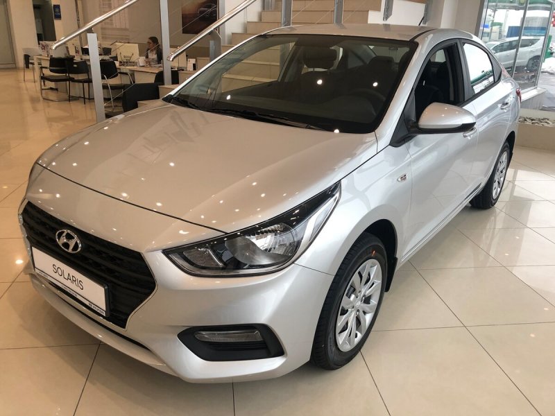 Hyundai Solaris 2019 серебристый