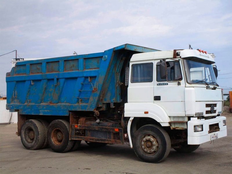 Урал 63685 тягач