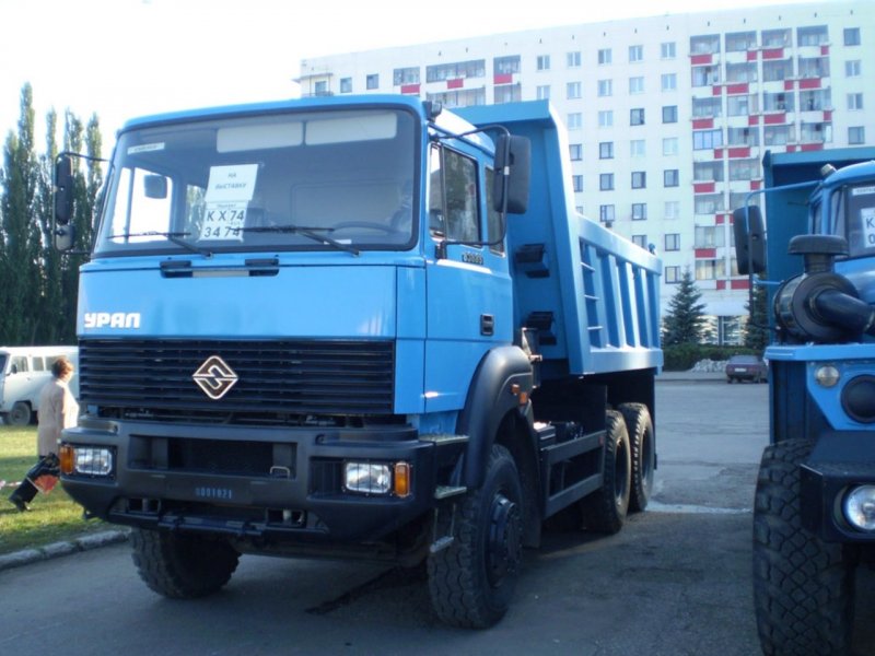 Автомобили Урал 63685
