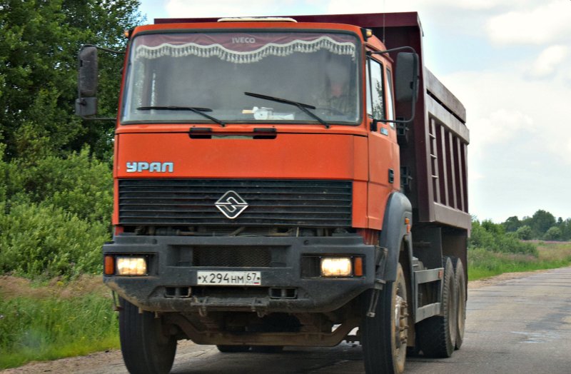 Урал 63685 салон