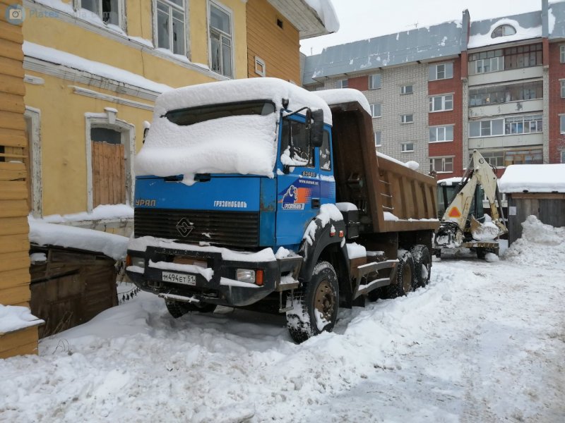 Самосвал "Урал-6563" 8х4