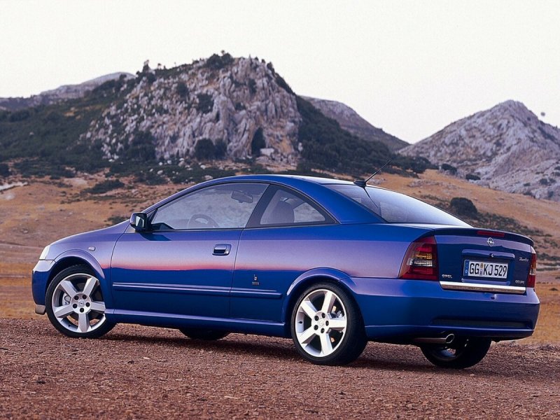 Opel Astra Coupe 2000