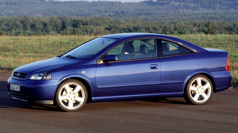 Opel Astra g 2000 купе