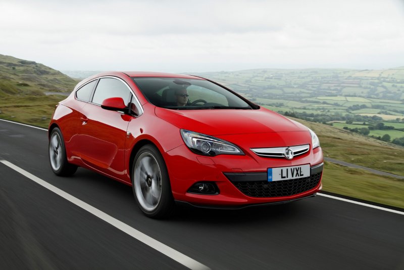 Opel Astra GTC 2011