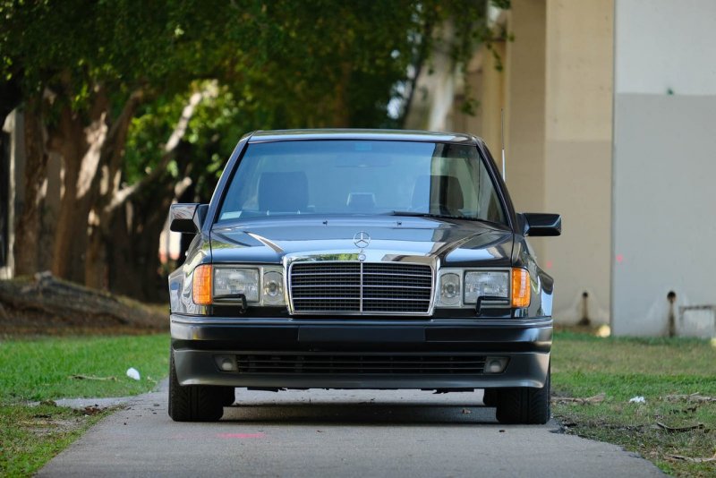 Мерседес Бенц w124 e500