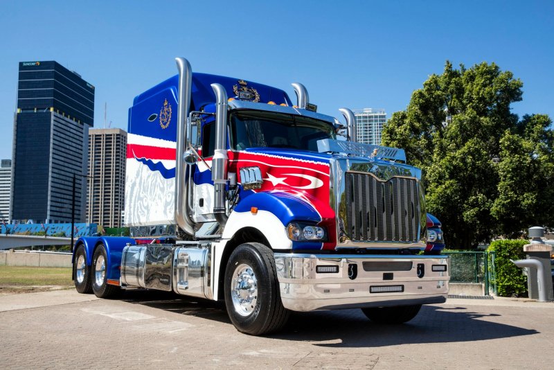 Super-Liner Mack Trucks