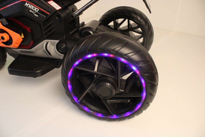 RIVERTOYS трицикл x222xx