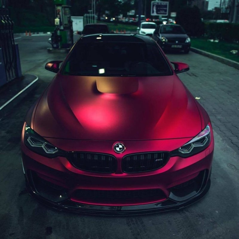 BMW м5 красный фары