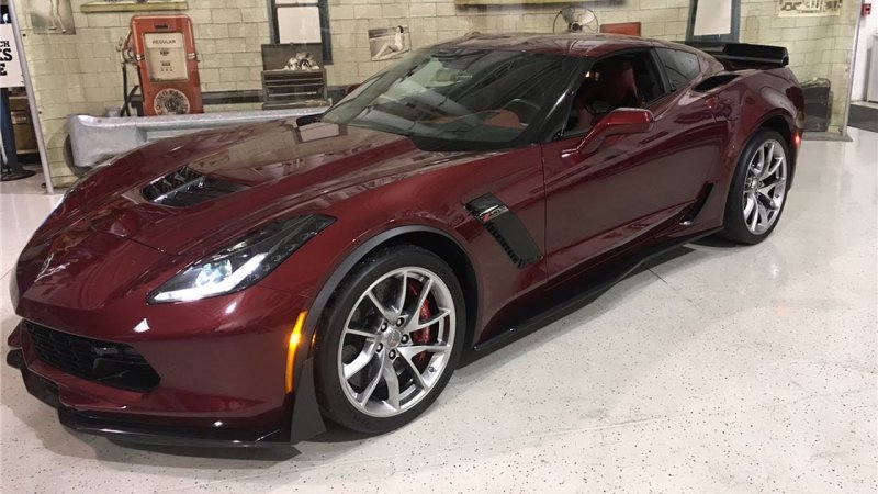 Chevrolet Corvette бордовый