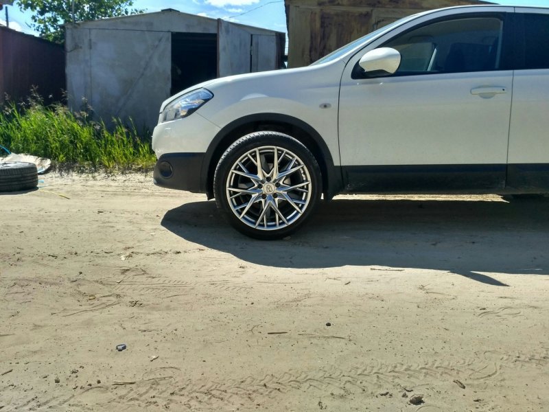 Nissan Qashqai r18