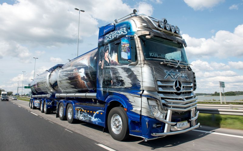 Грузовики Mercedes Benz Actros