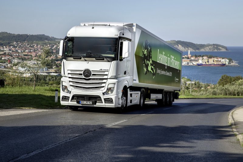 Mercedes Benz 1853 «Actros»