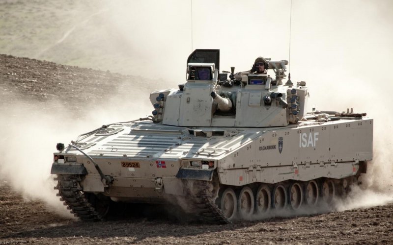 Танк cv90