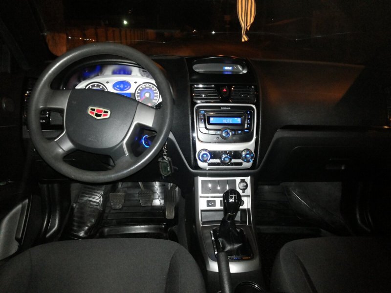 Geely Emgrand ec7 салон