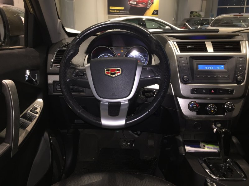 Geely Emgrand ex9 салон