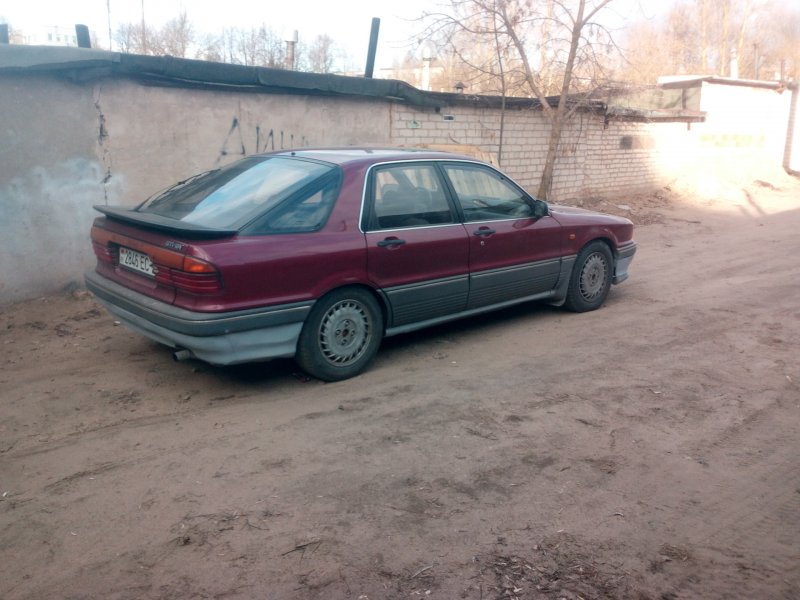 Митсубиси Галант хэтчбек 1992