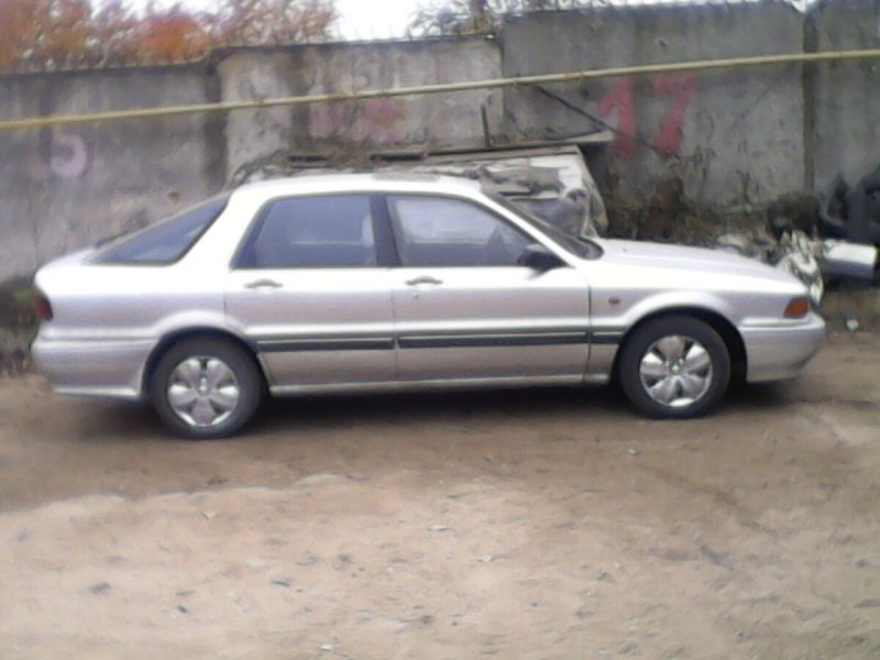 Mitsubishi Галант 1989