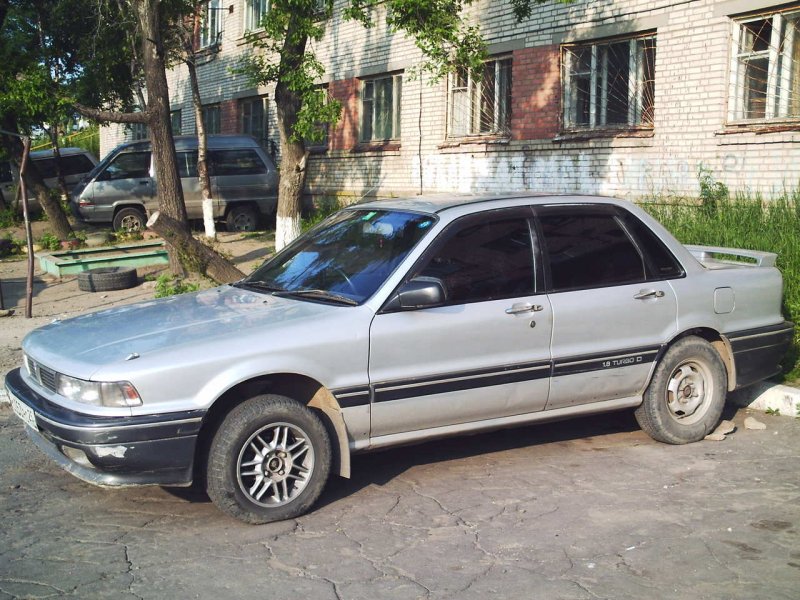 Mitsubishi Galant 1989