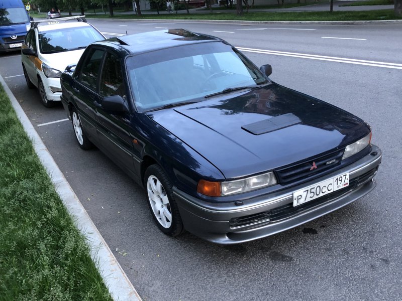Mitsubishi Galant 1989 v6