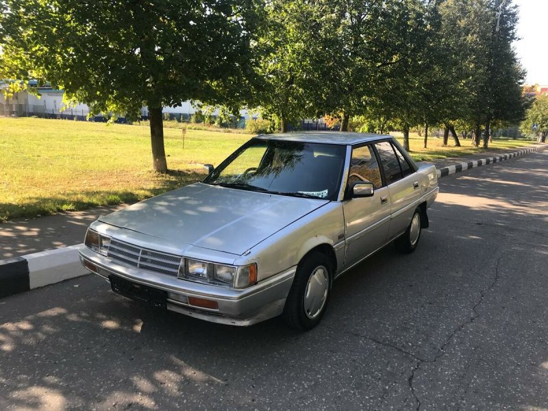 Mitsubishi Галант 1990