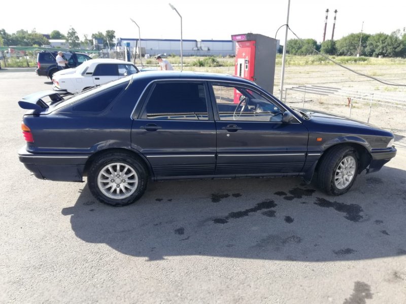 Mitsubishi Galant 1989 сзади