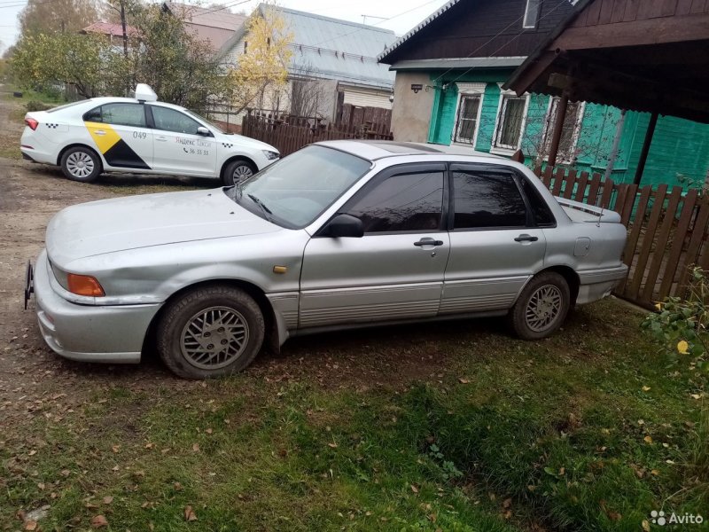 Mitsubishi Галант 1989