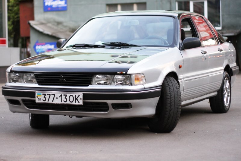 Mitsubishi Galant 1989