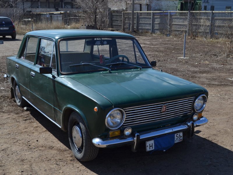 Fiat 124 sedan