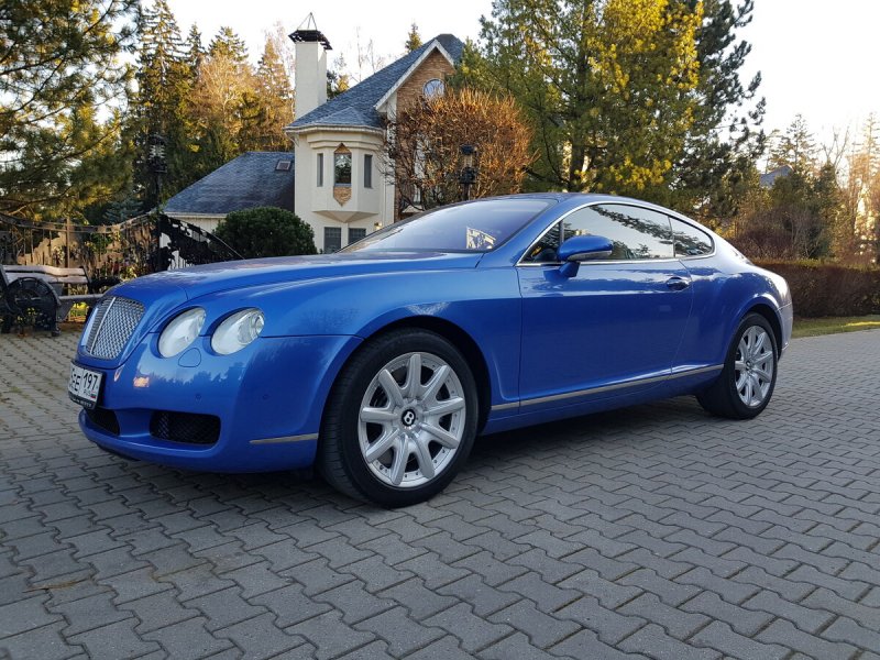 Bentley Continental gt голубой