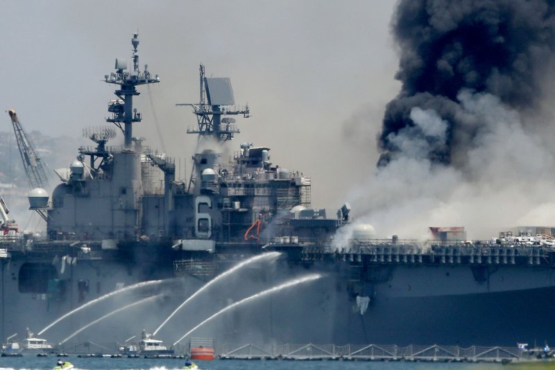 USS Bonhomme Richard пожар