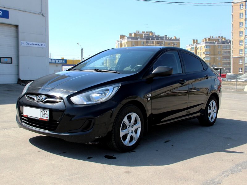 Hyundai Solaris черный
