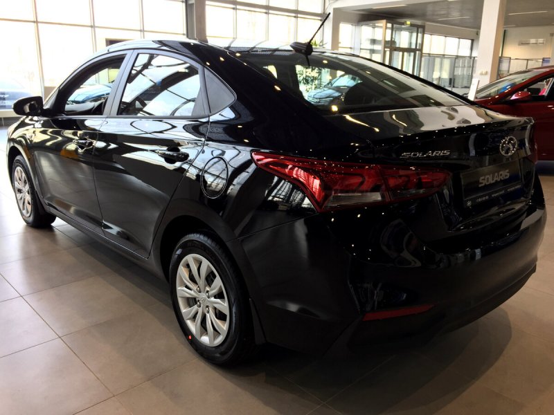 Hyundai Solaris 2012 черный