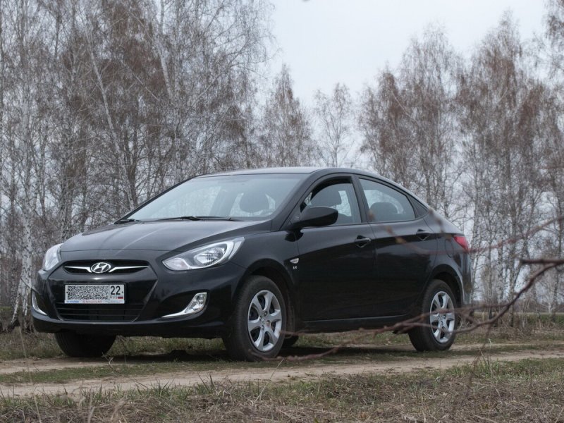 Hyundai Solaris 2012 черный