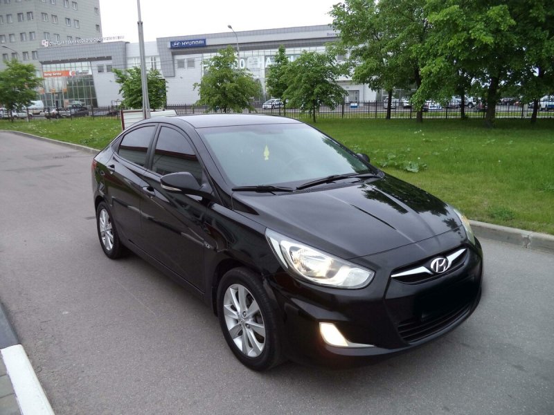 Hyundai Solaris 2011 черный
