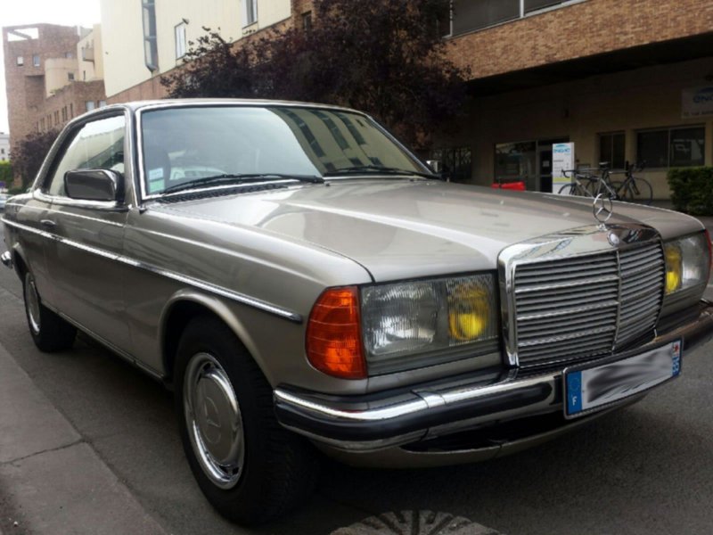 Модель Мерседес 230ce 1977