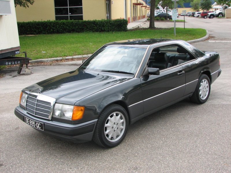 Mercedes-Benz w123 230