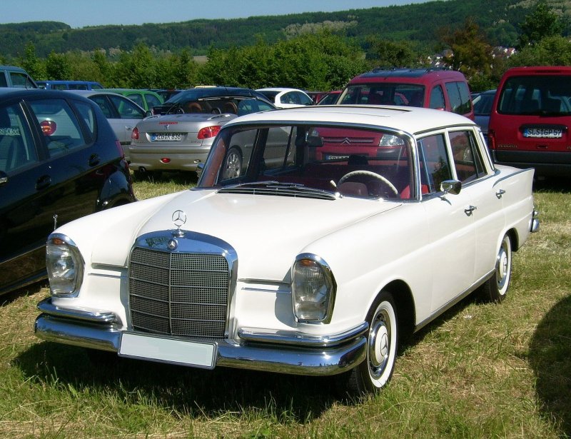 Мерседес Daimler w123