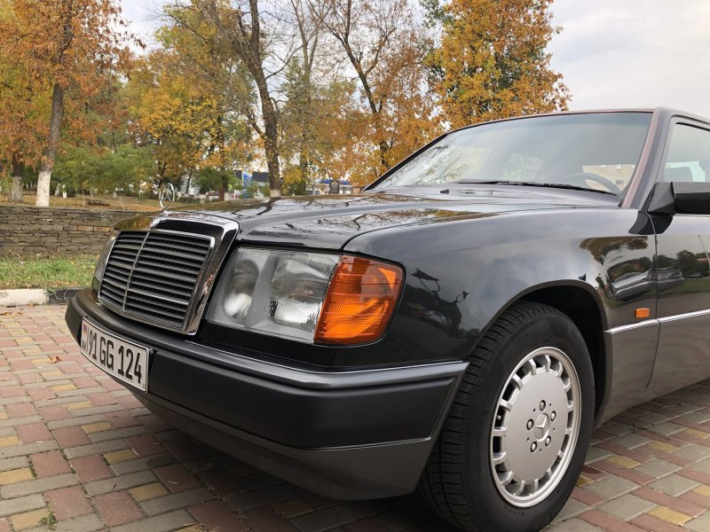 Мерседес 124 e230