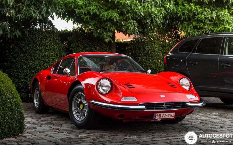 Ferrari Dino 246 gt из коллекции Bburago