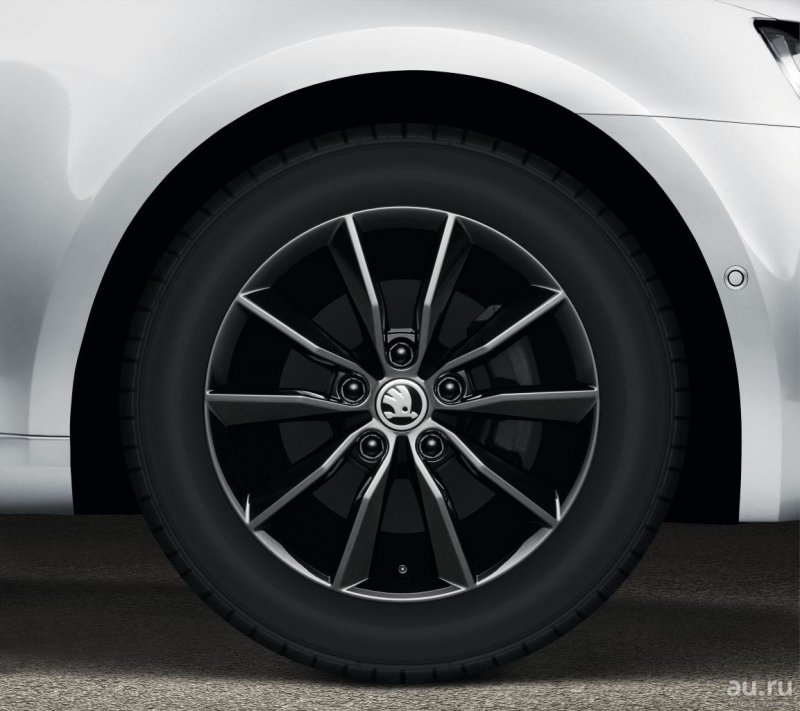 Skoda Octavia a5 черная r17