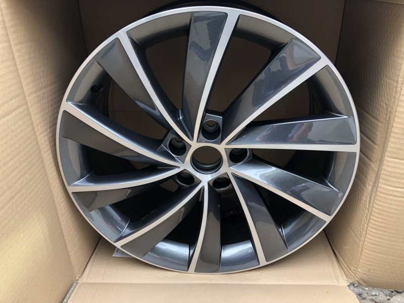 Skoda Octavia Tour на дисках r15