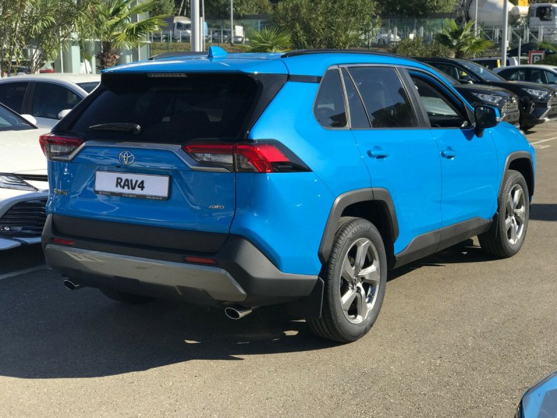 Blue Toyota RAV 4 2007