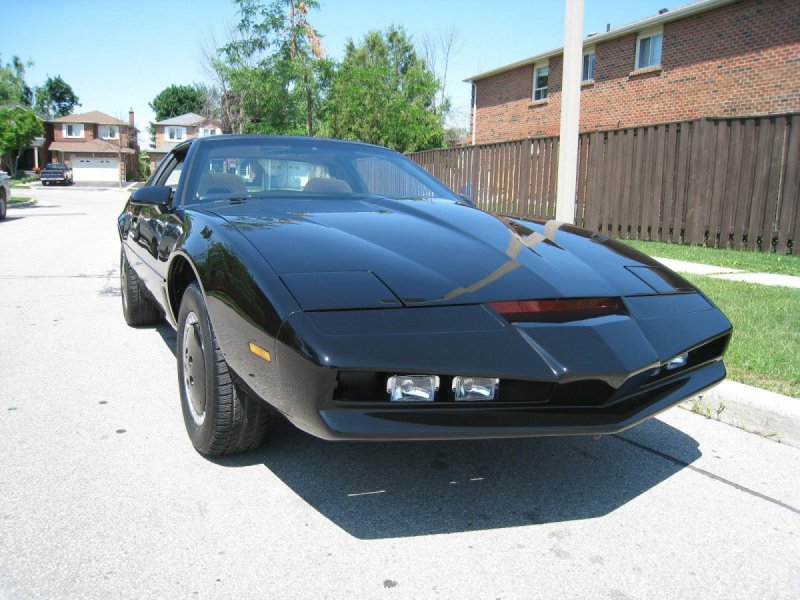 Pontiac Firebird рыцарь дорог