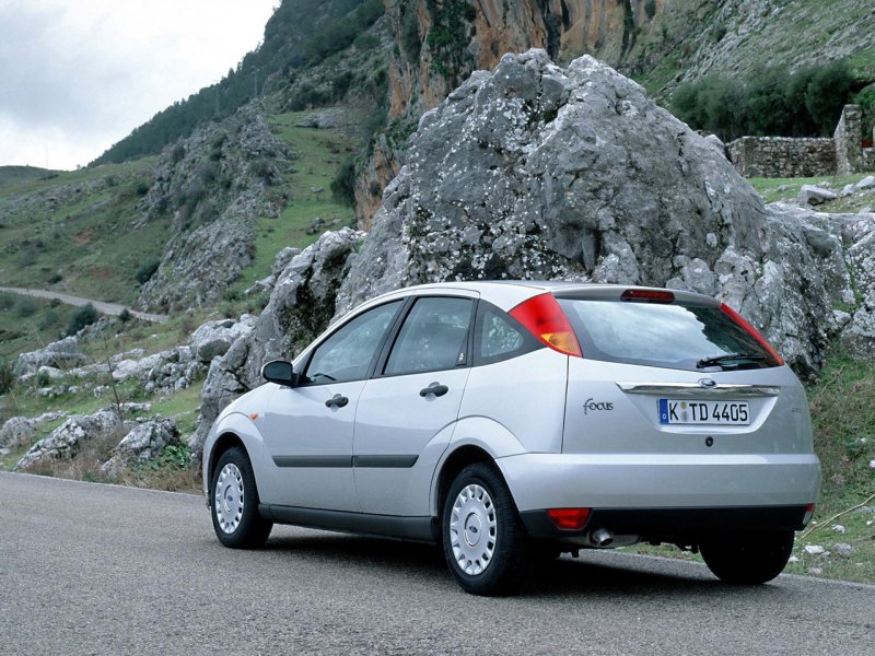 Ford Focus 1998 хэтчбек