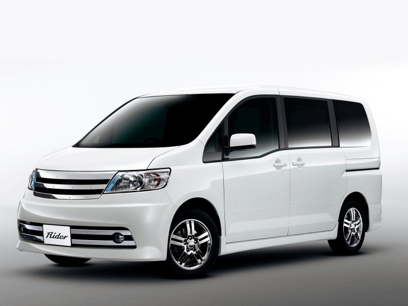 Nissan Serena c25. 2005