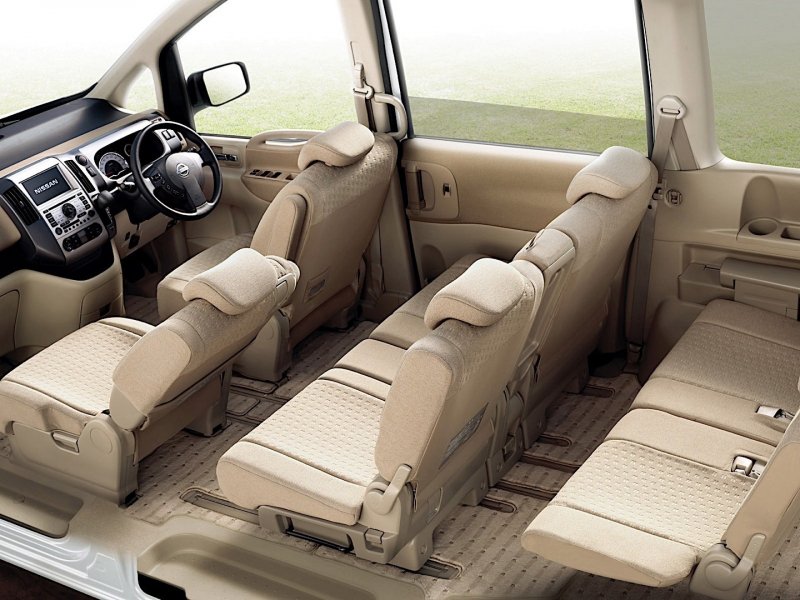 Nissan Serena 2005