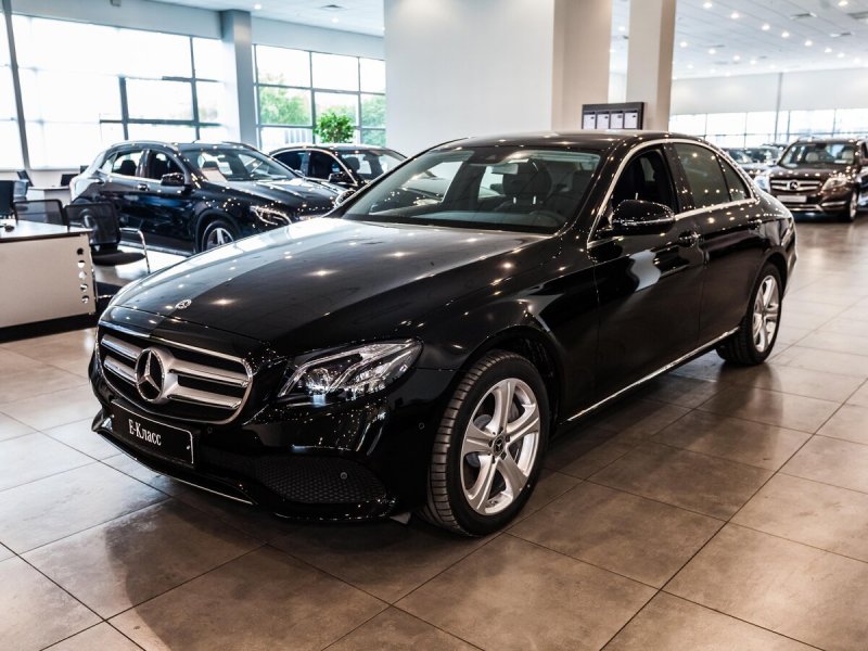 Mercedes Benz w213 черный